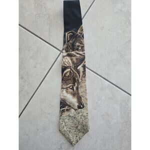 Vintage Endangered Species Wolf/Coyote Silk Tie Taking A Break 1993
